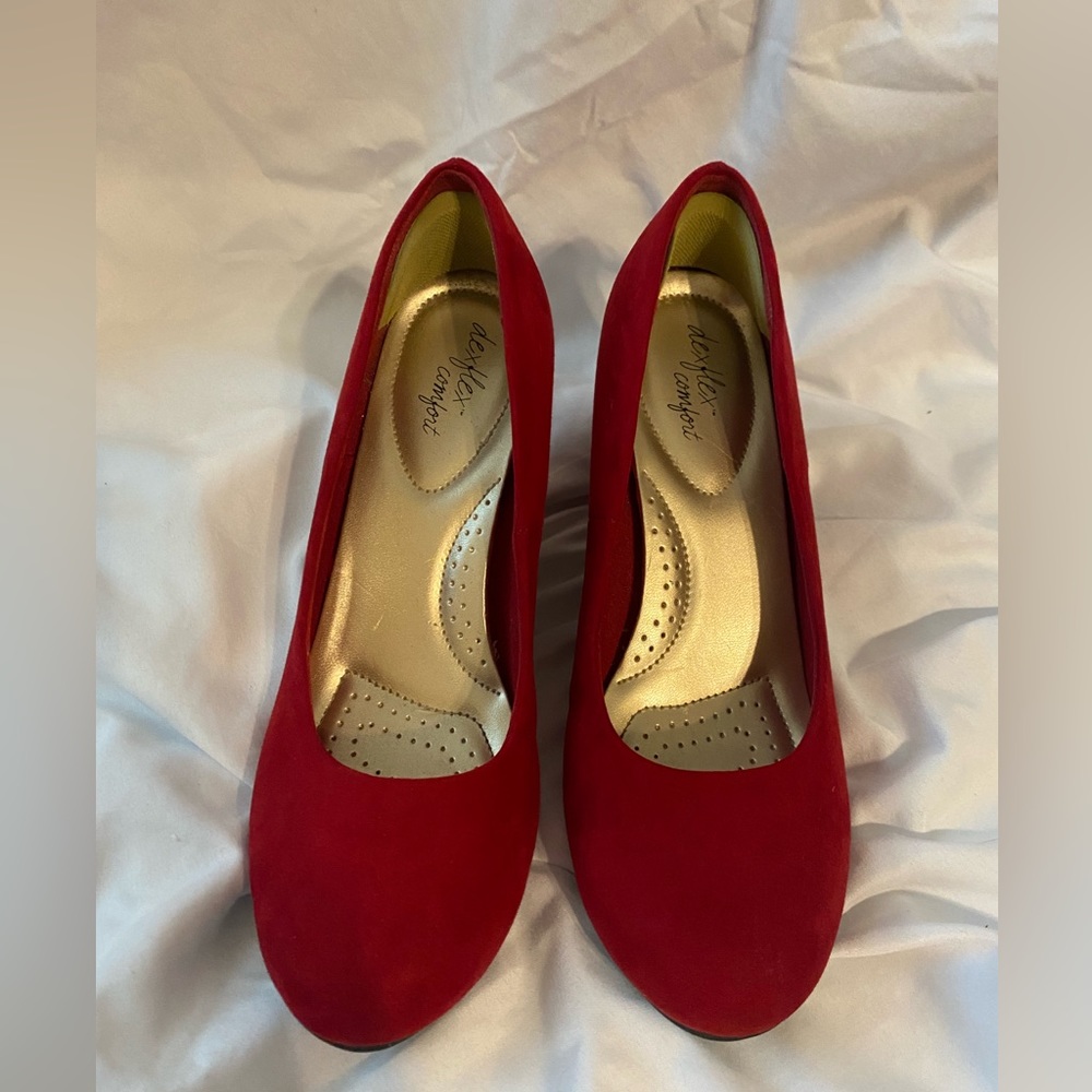 Alex flex comfort red suede wedge heels gently worn size 7.5